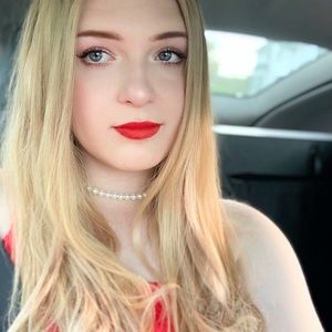 Meet your Posher, Nadia